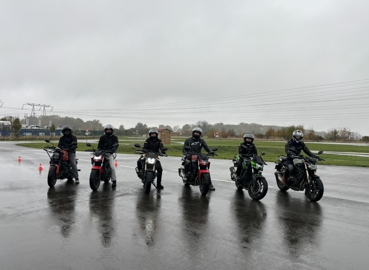 Élèves en formation moto